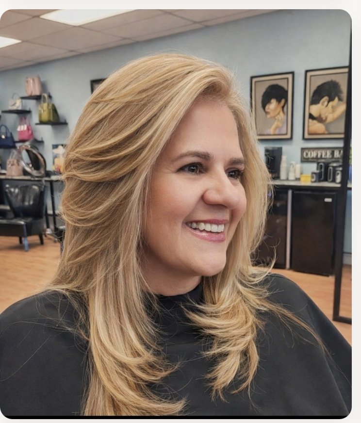 Blonde highlights and blowout at Geovanny Hair Salon